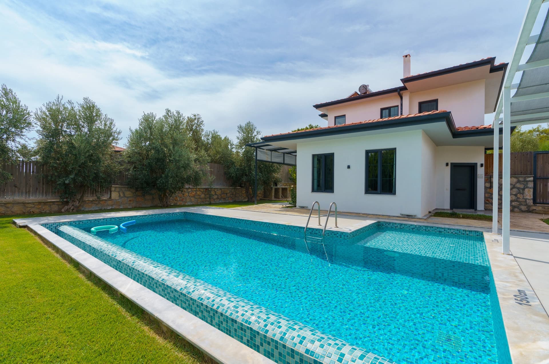 Villa Sazak Duo Korunaklı Havuz 60