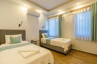 Villa Sazak Duo Korunaklı Havuz 90