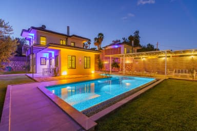 Villa Sazak Duo Korunaklı Havuz 12