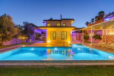 Villa Sazak Duo Korunaklı Havuz 26