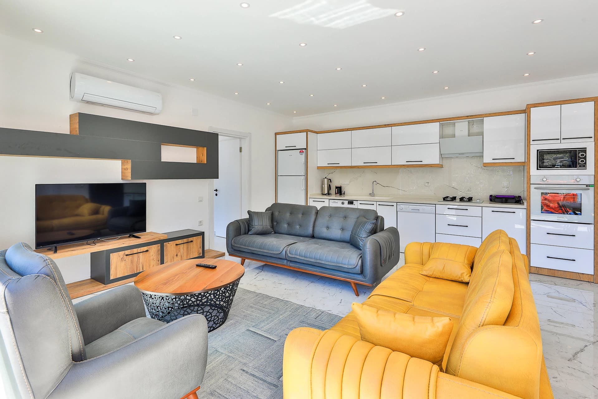 Villa Suvari Trio Korunaklı Havuz 42