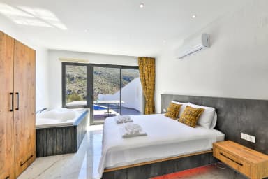 Villa Suvari Trio Korunaklı Havuz 98