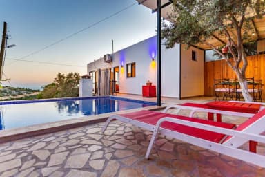 Villa Odakhan Korunaklı Havuz 38