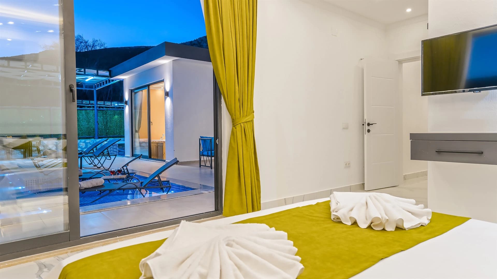 Villa Ortaç 3 Korunaklı Havuz 60