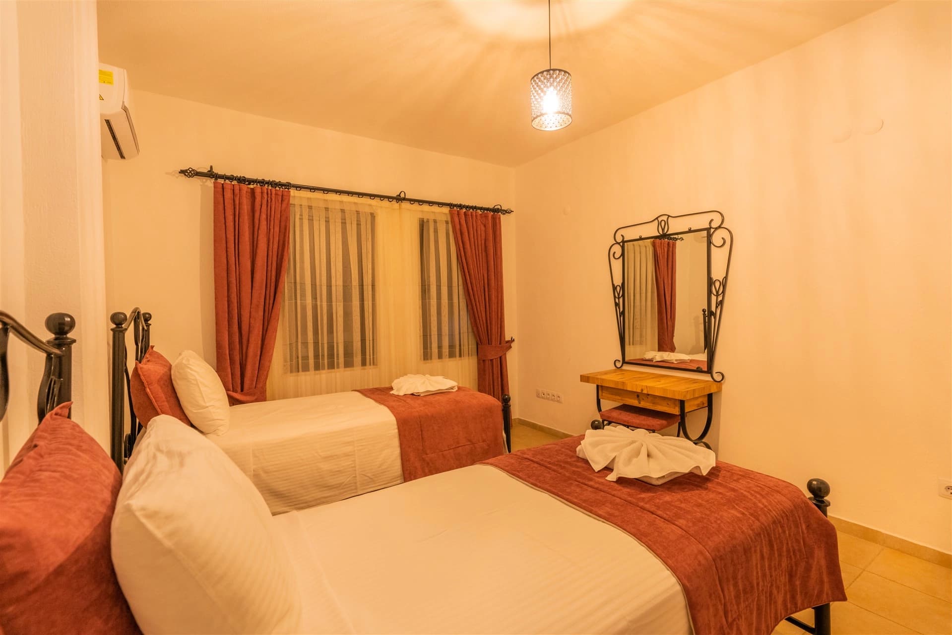 Villa Orion Isıtmalı Havuz 60