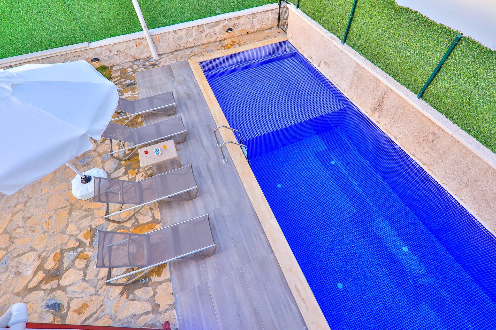 Villa Taylı 2 Korunaklı Havuz 44