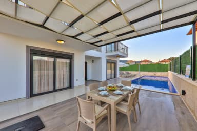 Villa Taylı 2 Korunaklı Havuz 44