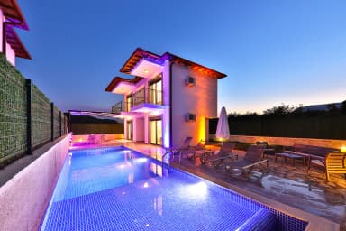 Villa Taylı 2 Korunaklı Havuz 86