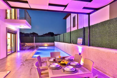 Villa Taylı 2 Korunaklı Havuz 10