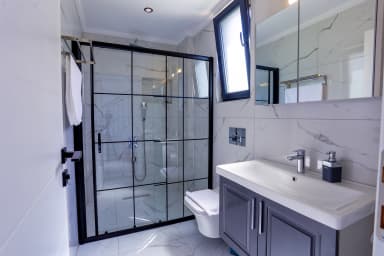 Villa Taylı 1 Korunaklı Havuz 60