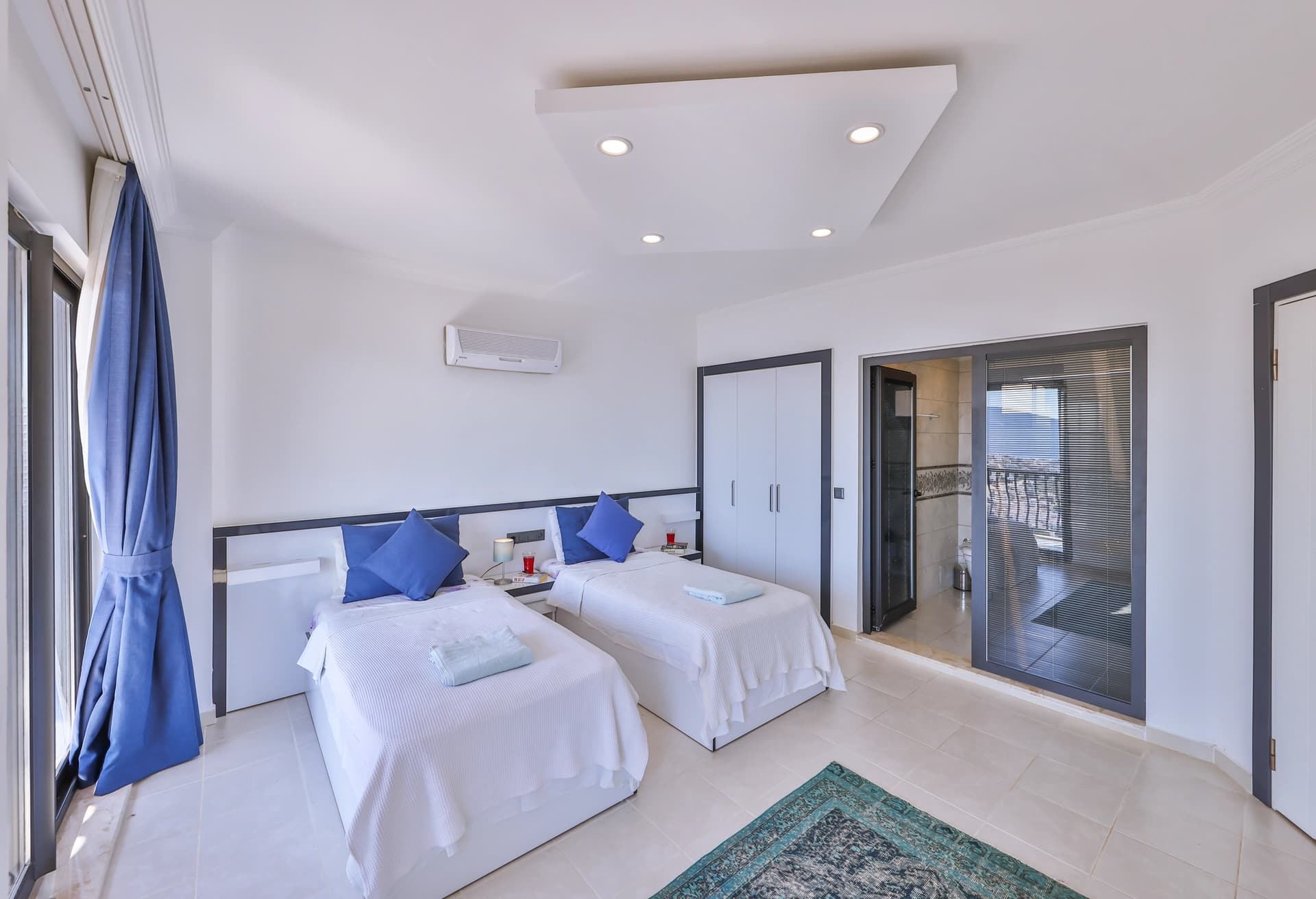 Villa Mavi Isıtmalı Havuz 85