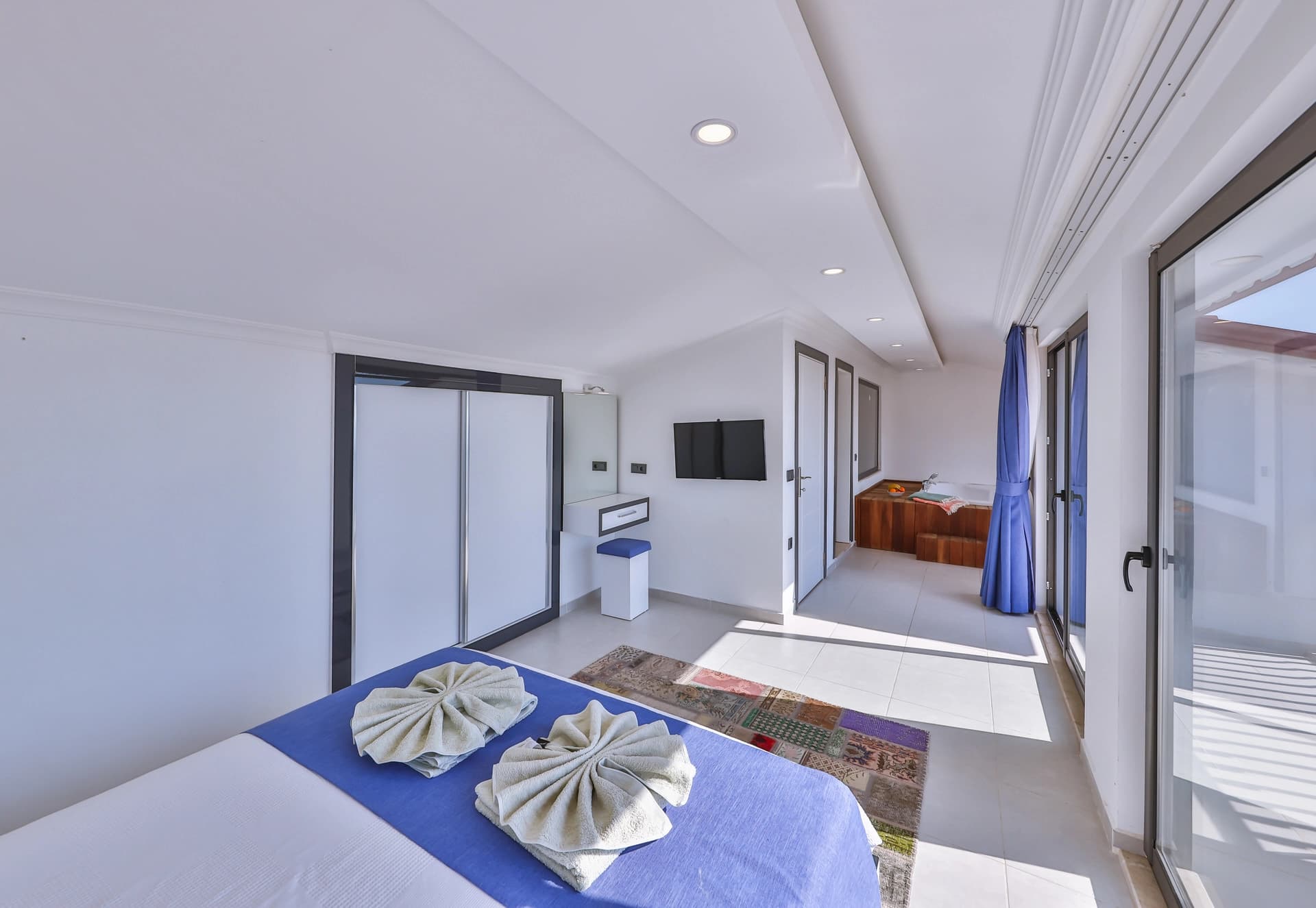 Villa Mavi Isıtmalı Havuz 65