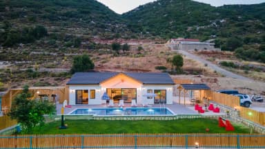 Villa Buğlem Sarıbelen Korunaklı Havuz 95