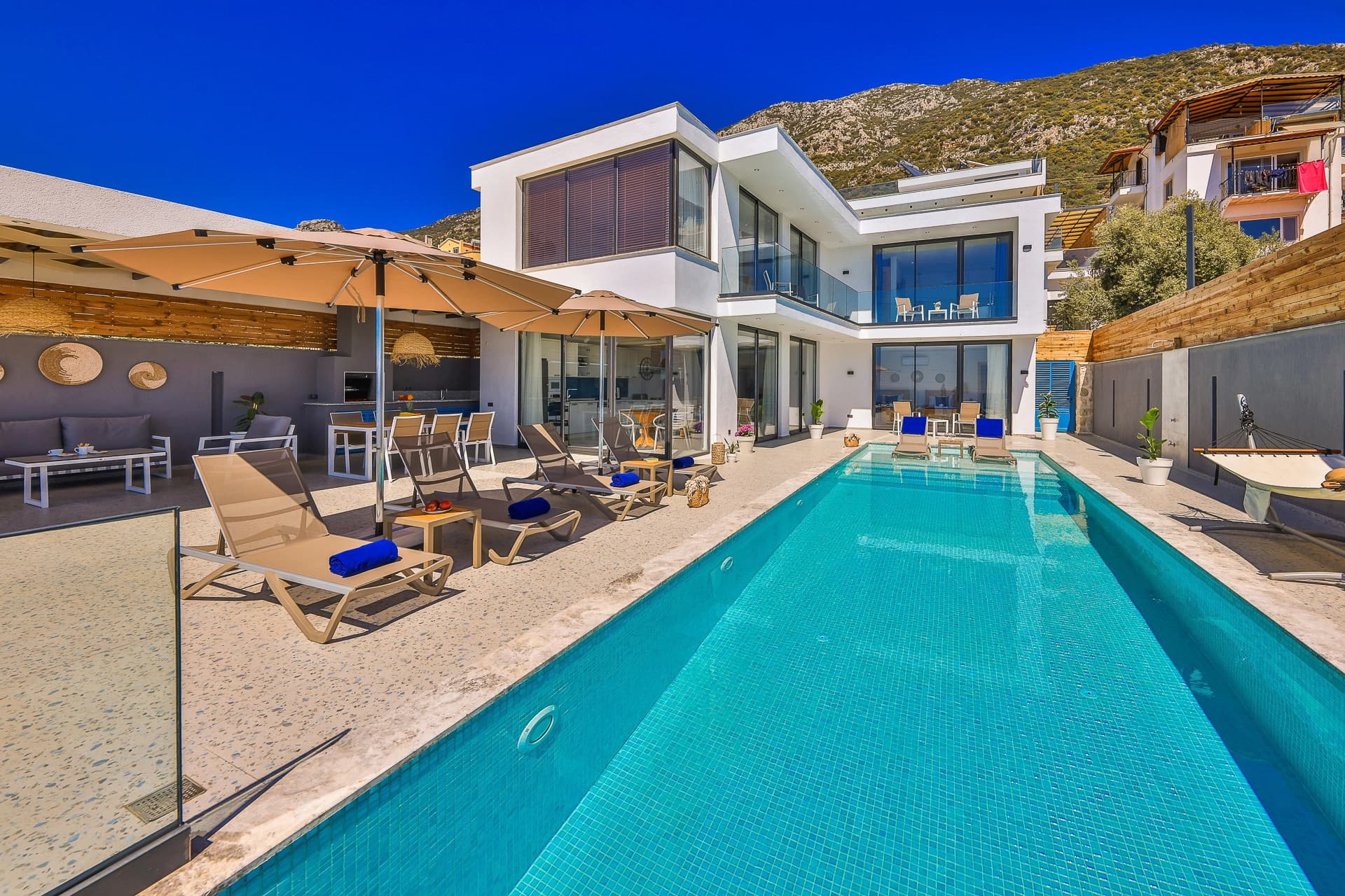 Villa Mare Mare Korunaklı Havuz 12