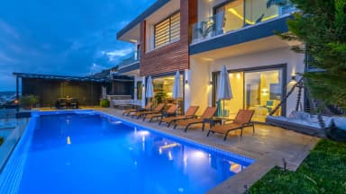 Villa Royal Korunaklı Havuz 50