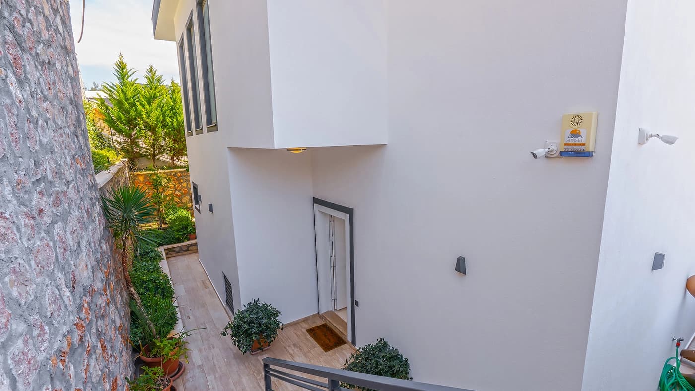 Villa Royal Korunaklı Havuz 74