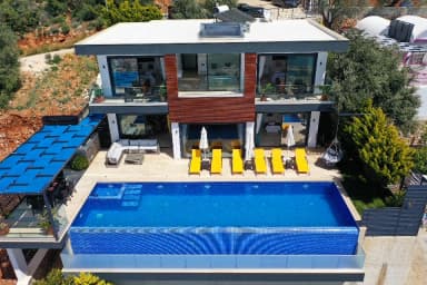 Villa Royal Korunaklı Havuz 12