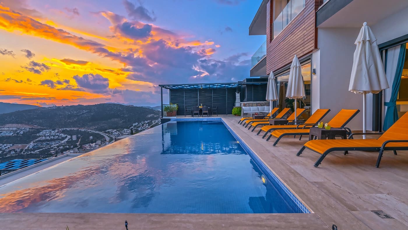 Villa Royal Korunaklı Havuz 64