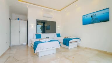 Villa Royal Korunaklı Havuz 86