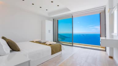 Villa Royal Korunaklı Havuz 38