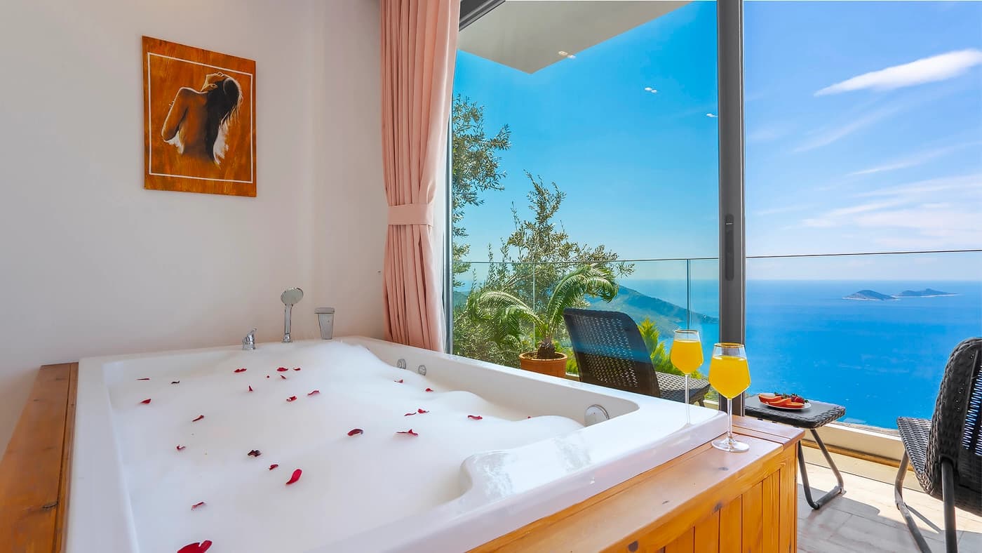 Villa Royal Korunaklı Havuz 46