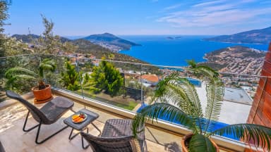 Villa Royal Korunaklı Havuz 60