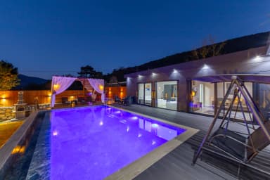 Villa Zemra Korunaklı Havuz 28
