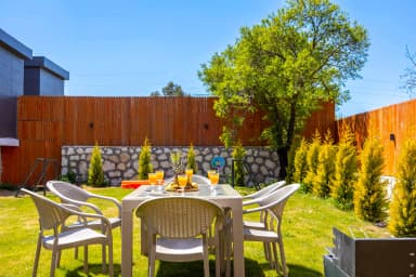 Villa Zemra Korunaklı Havuz 84