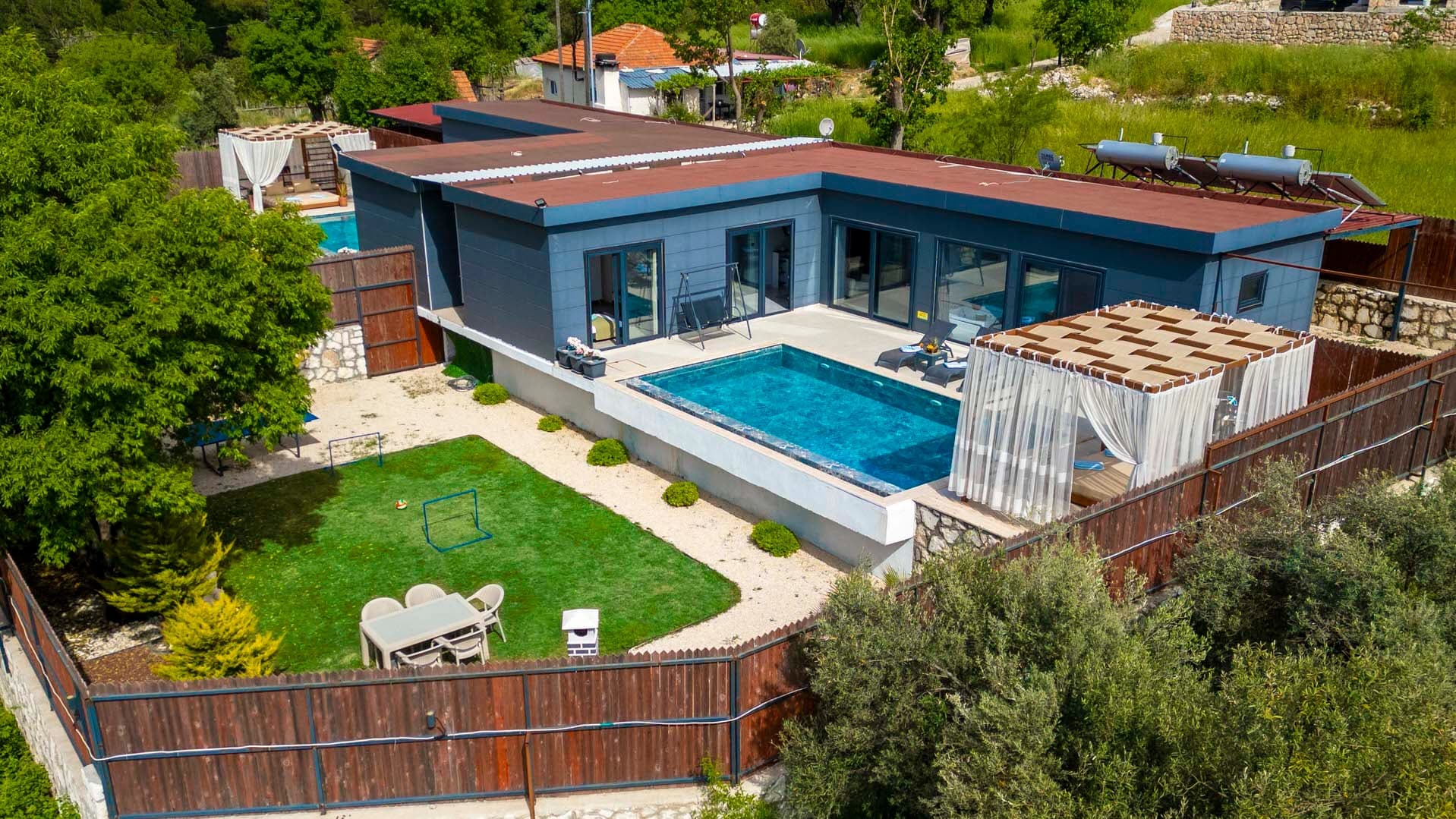 Villa Loçka Korunaklı Havuz 84