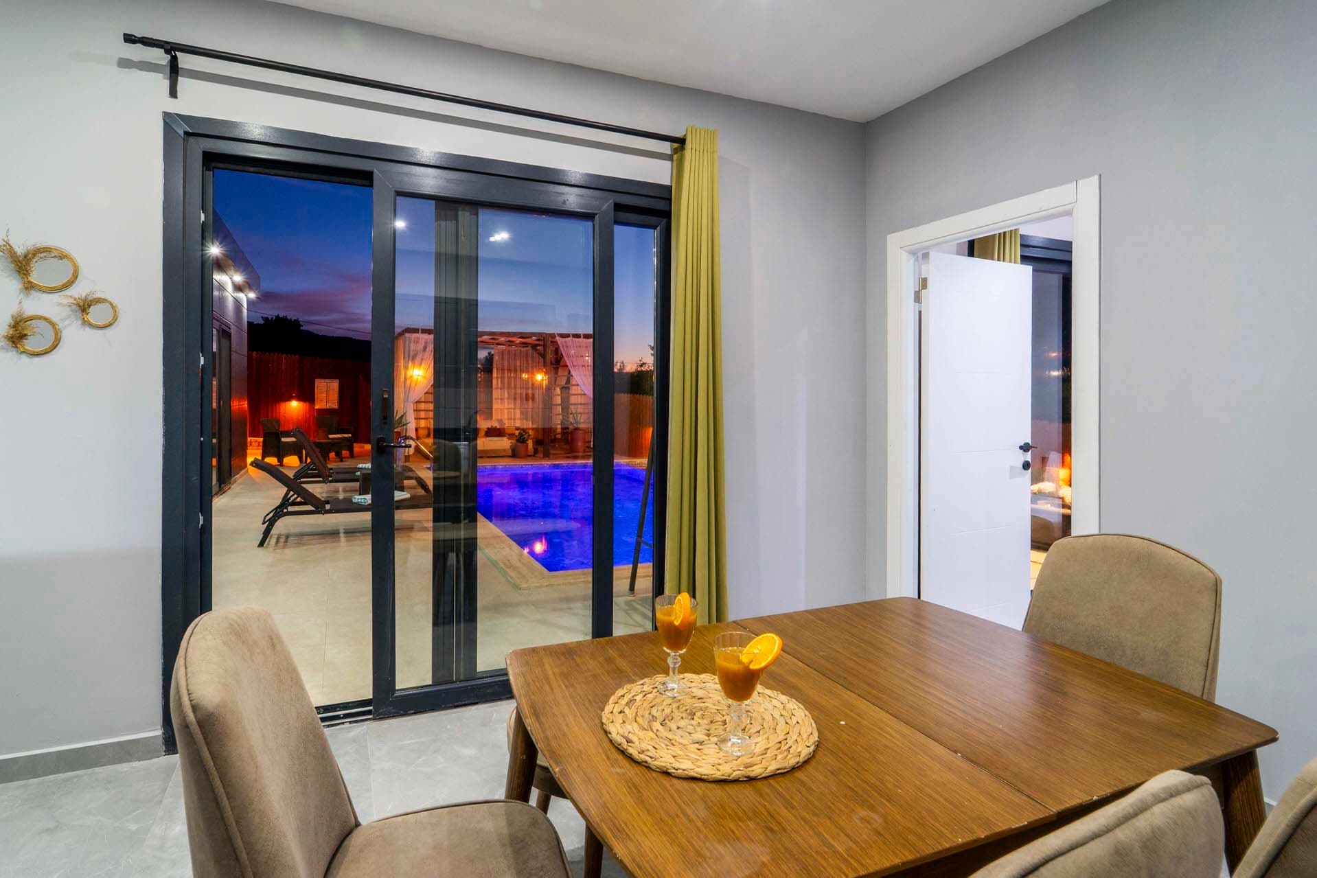 Villa Loçka Korunaklı Havuz 16