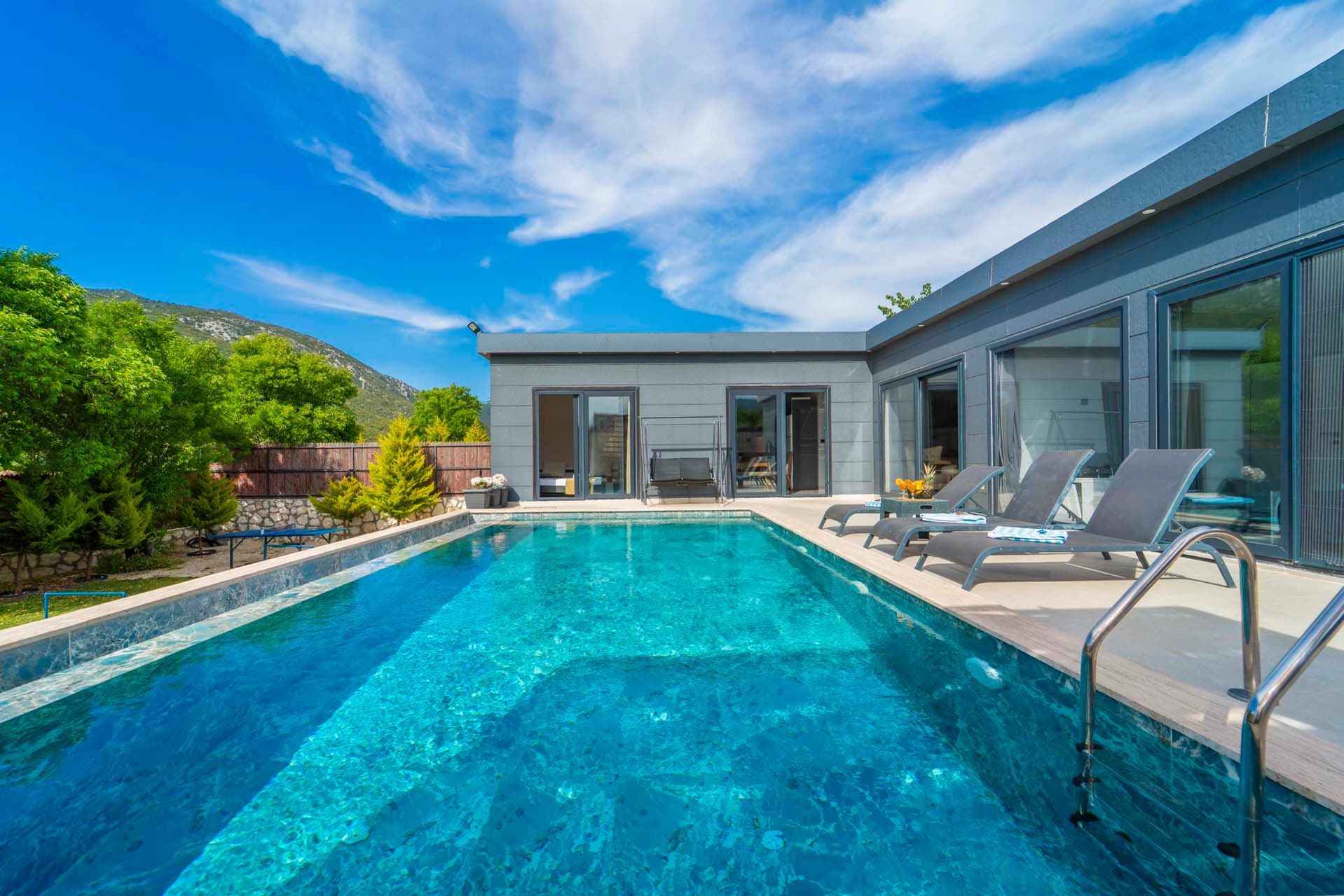 Villa Loçka Korunaklı Havuz 56