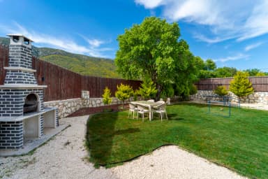 Villa Loçka Korunaklı Havuz 70