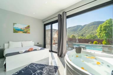 Villa Loçka Korunaklı Havuz 72