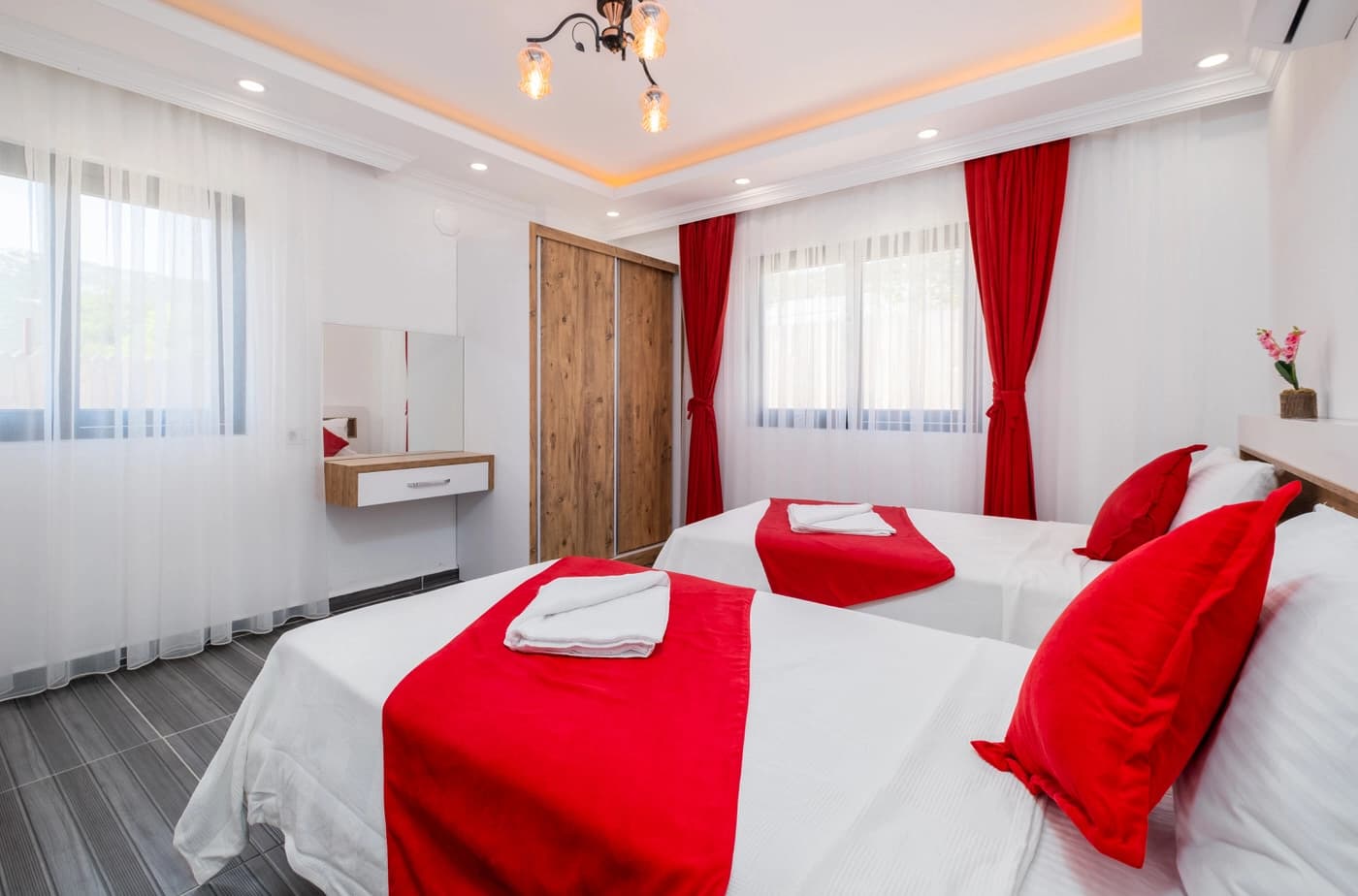 Villa Başak Sarıbelen Korunaklı Havuz 76