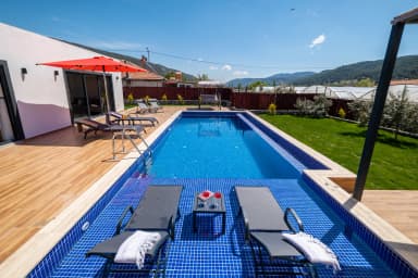 Villa Başak Sarıbelen Korunaklı Havuz 80
