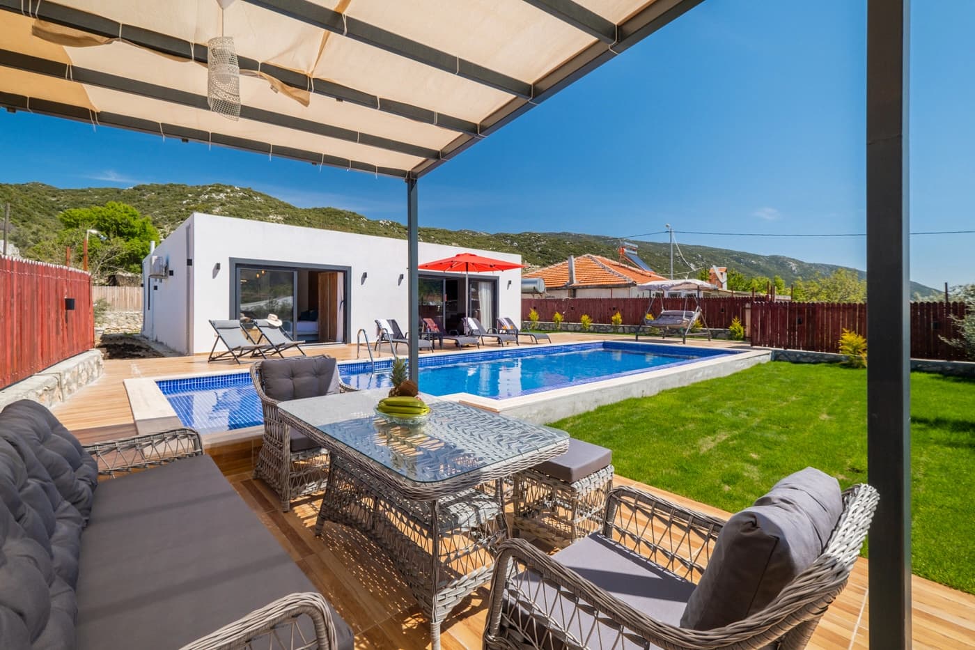Villa Başak Sarıbelen Korunaklı Havuz 32