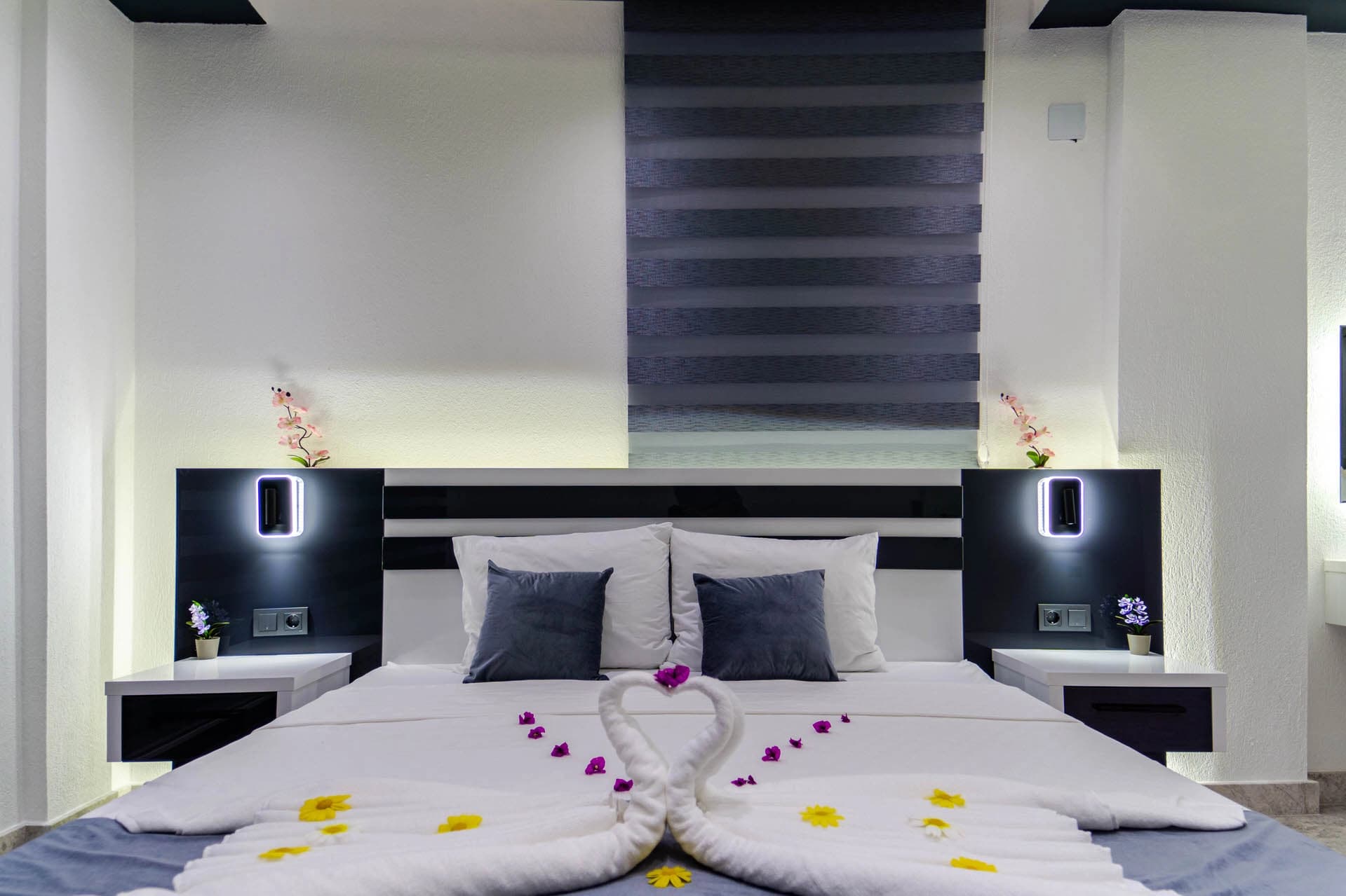 Villa Eylül Bezirgan Korunaklı Havuz 75