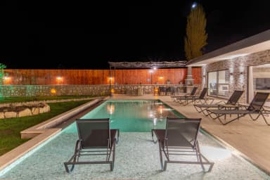 Villa Eylül Bezirgan Korunaklı Havuz 59