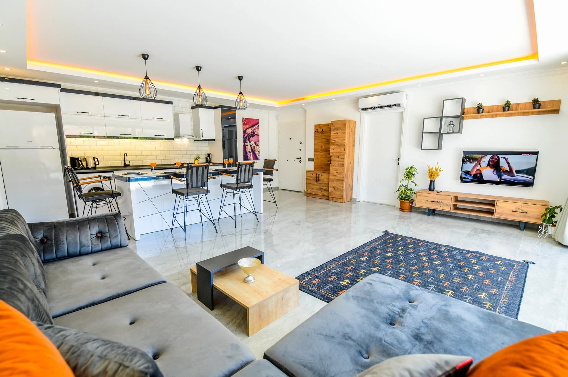 Villa Terasa Korunaklı Havuz 51