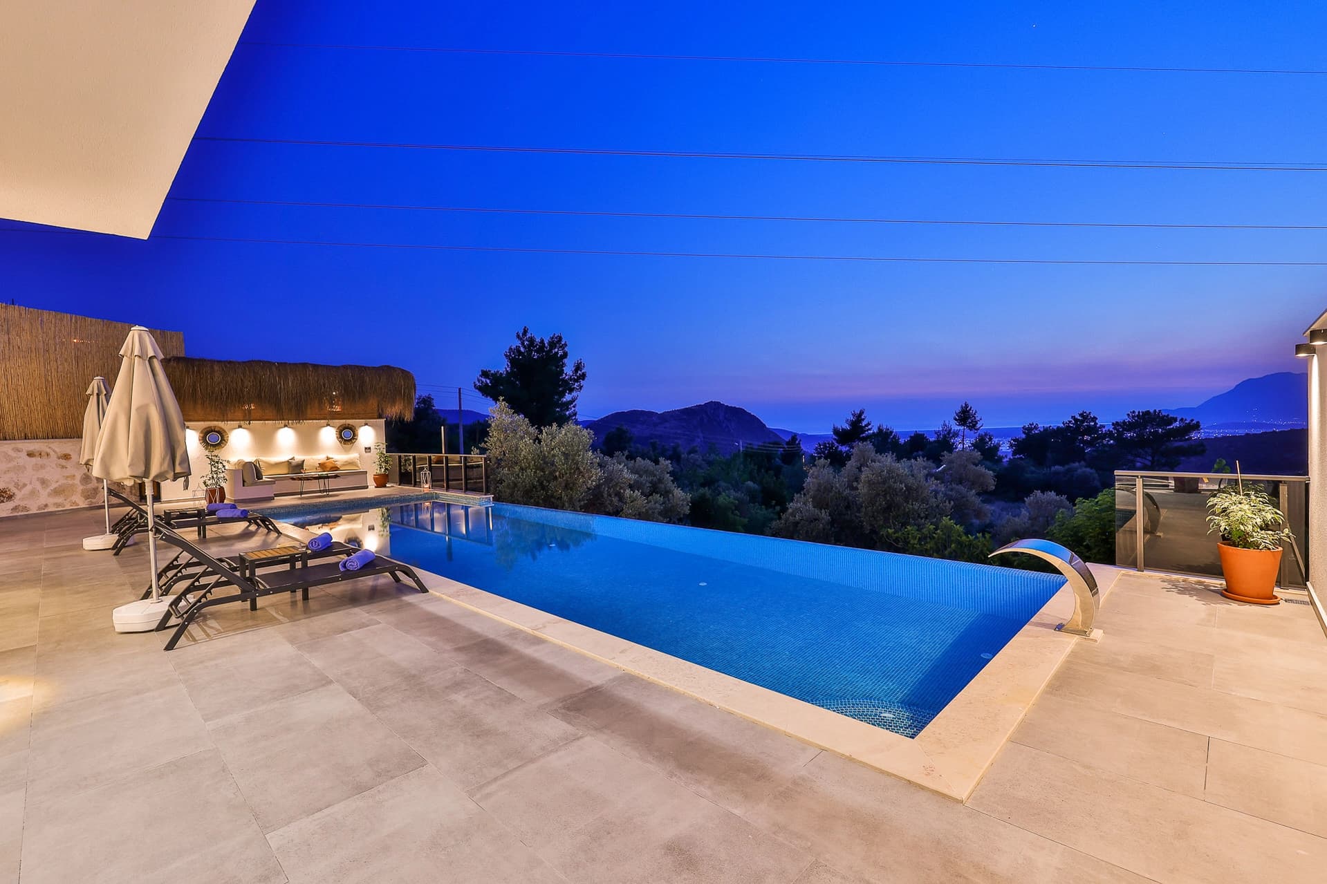 Villa Fi Manor Korunaklı Havuz 87