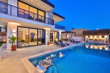 Villa Fi Manor Korunaklı Havuz 31