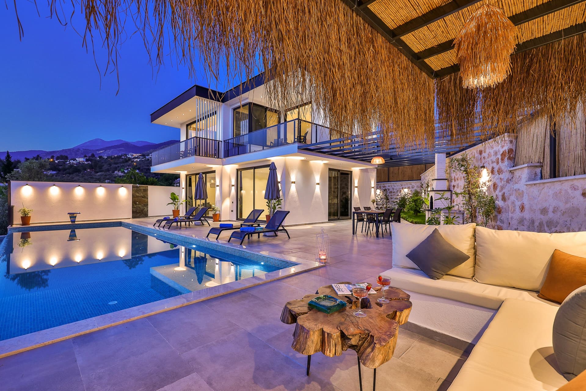 Villa Fi Manor Korunaklı Havuz 45