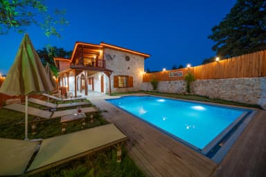 Villa Antipellos Korunaklı Havuz 47