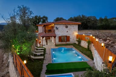 Villa Antipellos Korunaklı Havuz 83