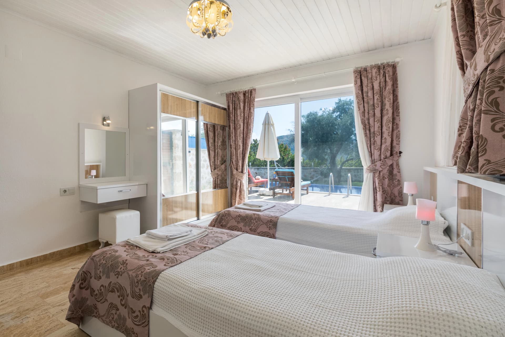 Villa Araf Korunaklı Havuz 85