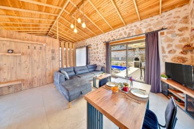 Villa Dio Korunaklı Havuz 14