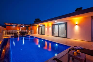 Villa Ateş Yeşilköy Korunaklı Havuz 92
