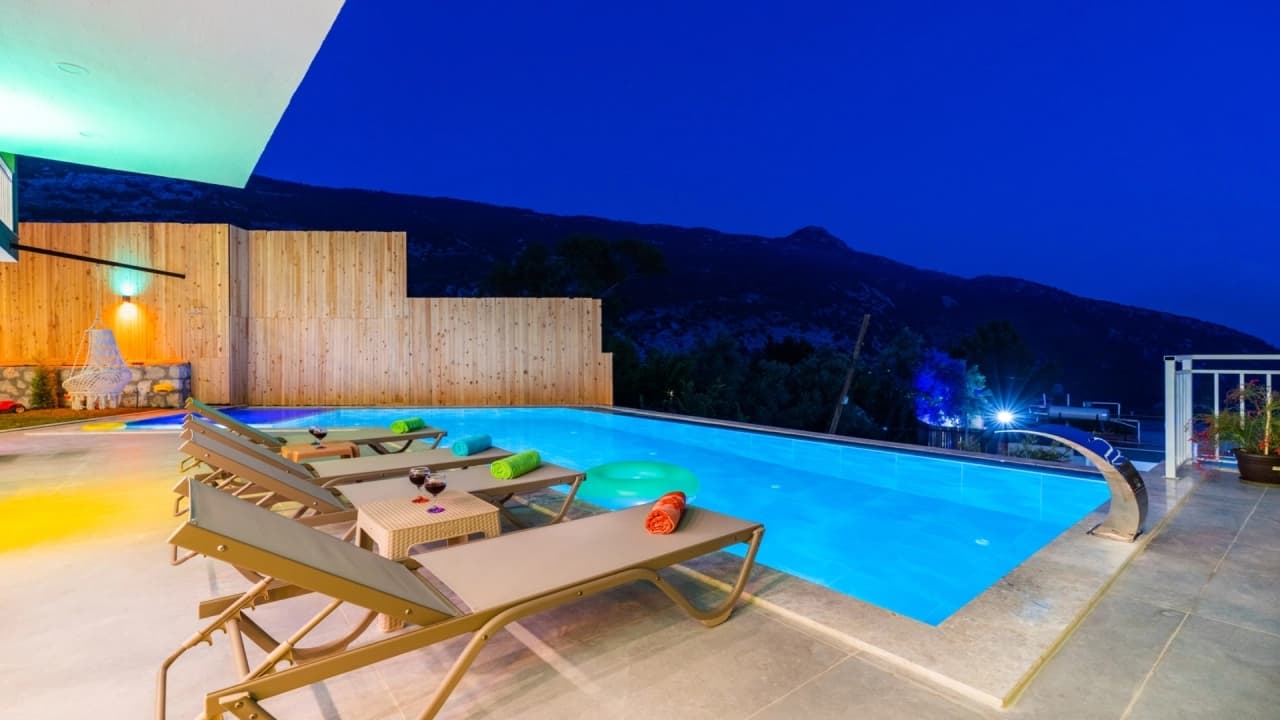Villa Bu Yaz Korunaklı Havuz 93