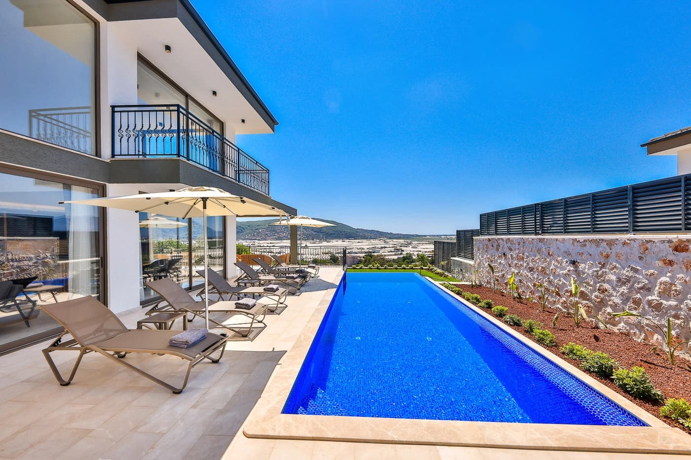 Villa Etoo Korunaklı Havuz 27