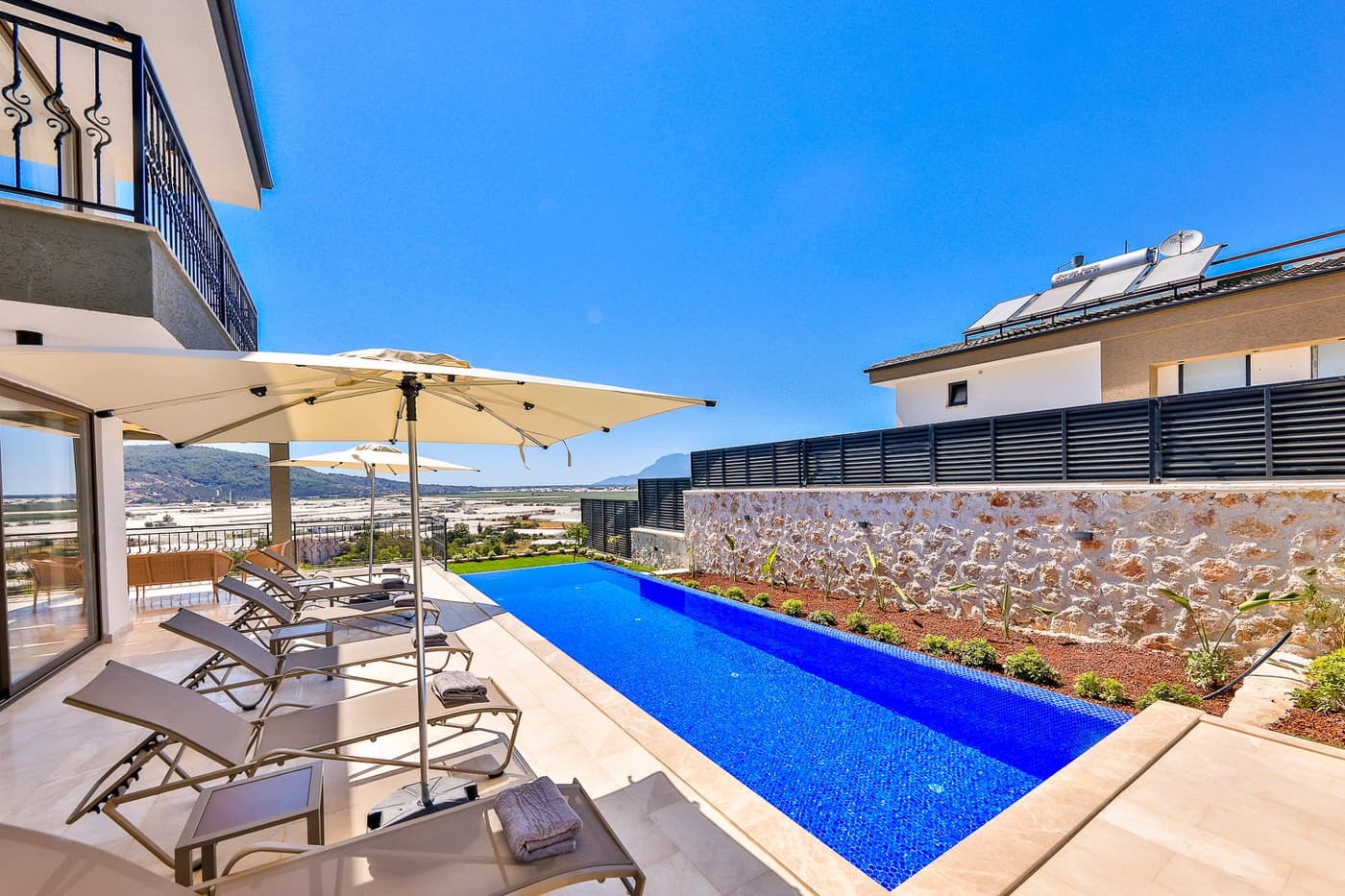 Villa Etoo Korunaklı Havuz 55